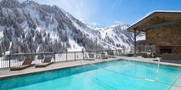 Snowpine Lodge's outdoor pool