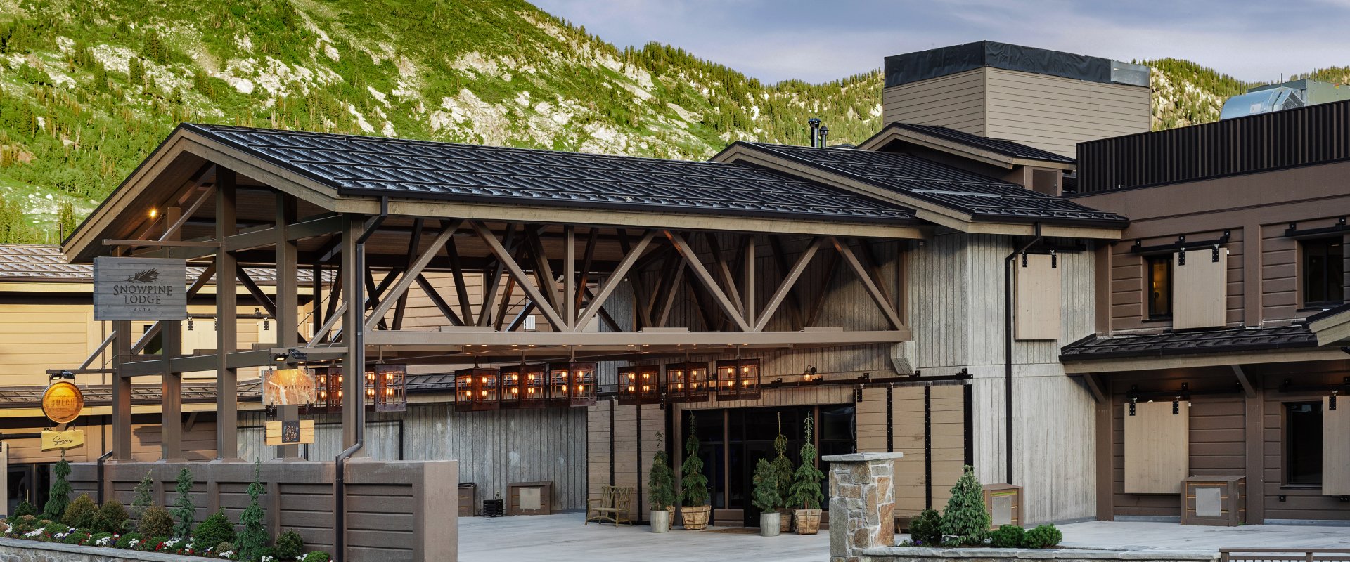 Snowpine Lodge Entrance