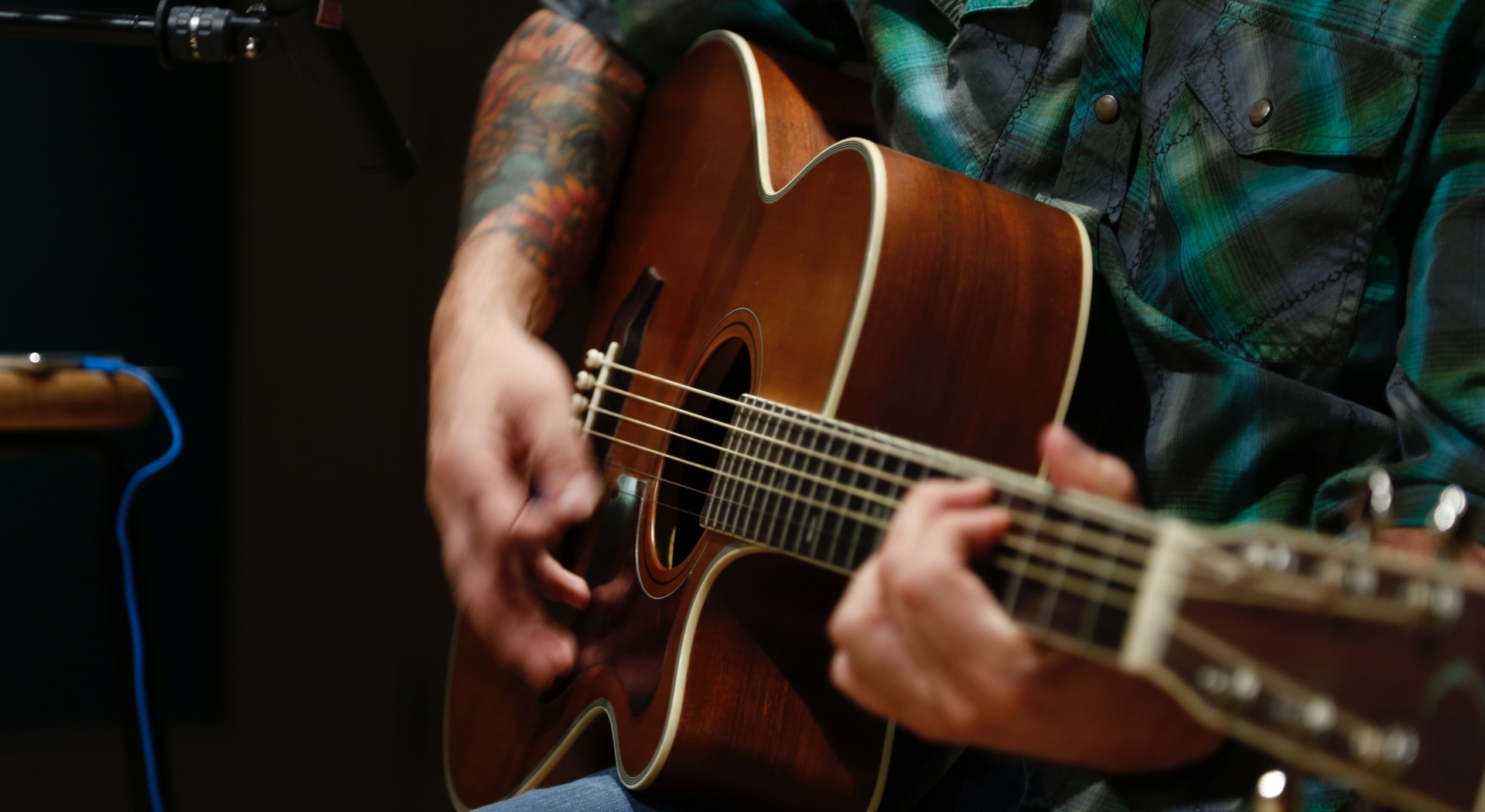 Musician Mikael Lewis