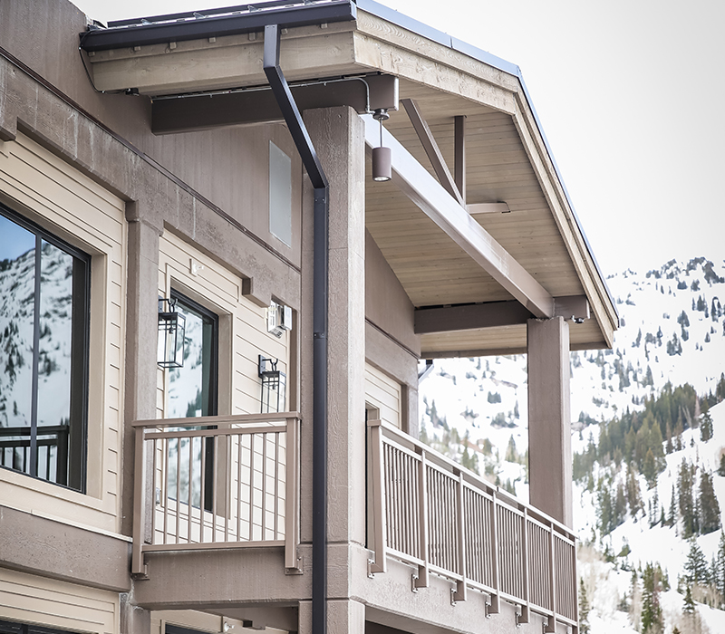 Snowpine Lodge Exterior