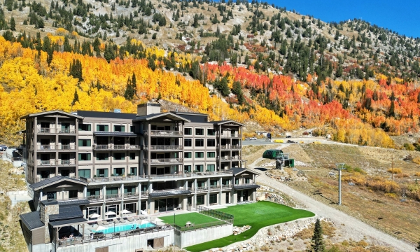 Embrace the Beauty of Autumn at Snowpine Lodge