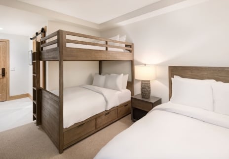 Lift View Bunk Room with Full Bed